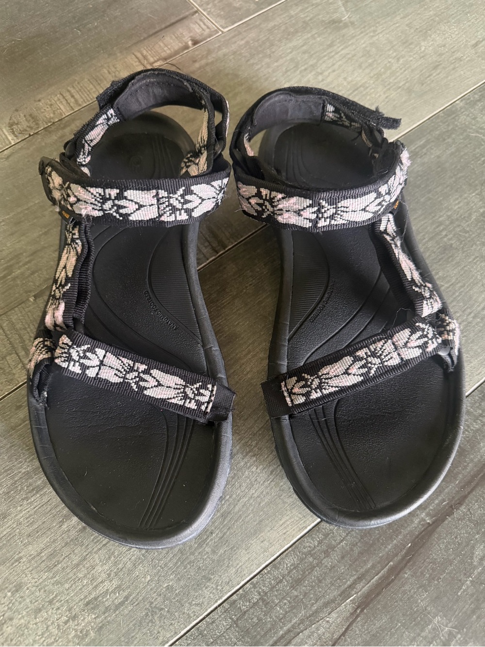 Teva Hurricane XLT2 Sandals Women's Size 8 Black Pink Geometric Strappy 1093378 - Picture 2 of 8